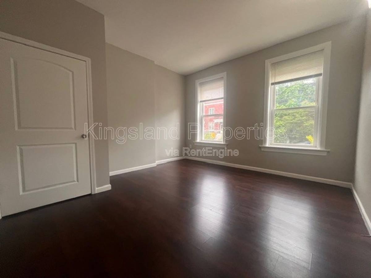 Apartment for rent at 3220 Nebraska Ave #1F, Saint Louis, MO 63118
