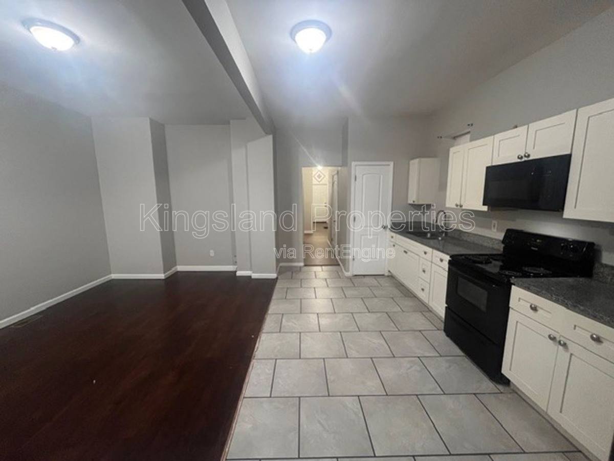 Apartment for rent at 3220 Nebraska Ave #1F, Saint Louis, MO 63118