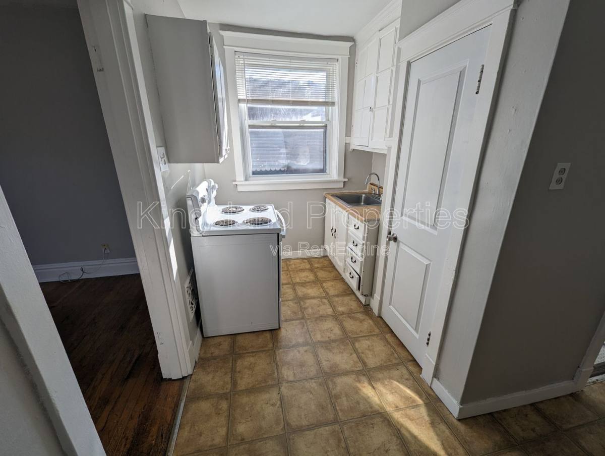 Apartment for rent at 5026 Chippewa St #A, Saint Louis, MO 63109