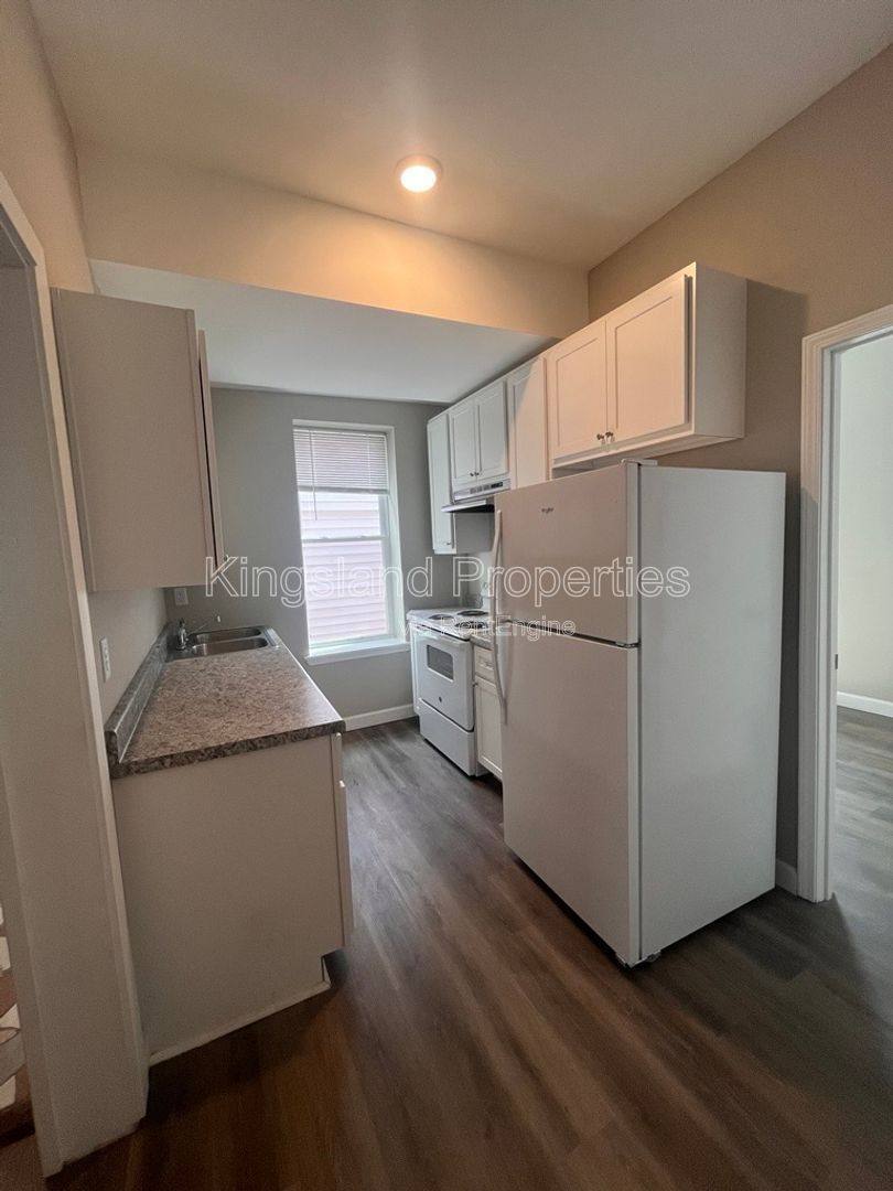 Apartment for rent at 4574 Evans Ave #A, Saint Louis, MO 63113