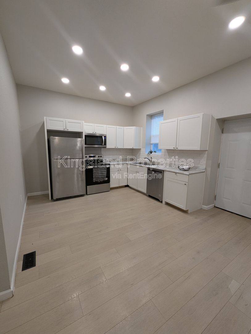 Apartment for rent at 3242 Michigan Ave, Saint Louis, MO 63118