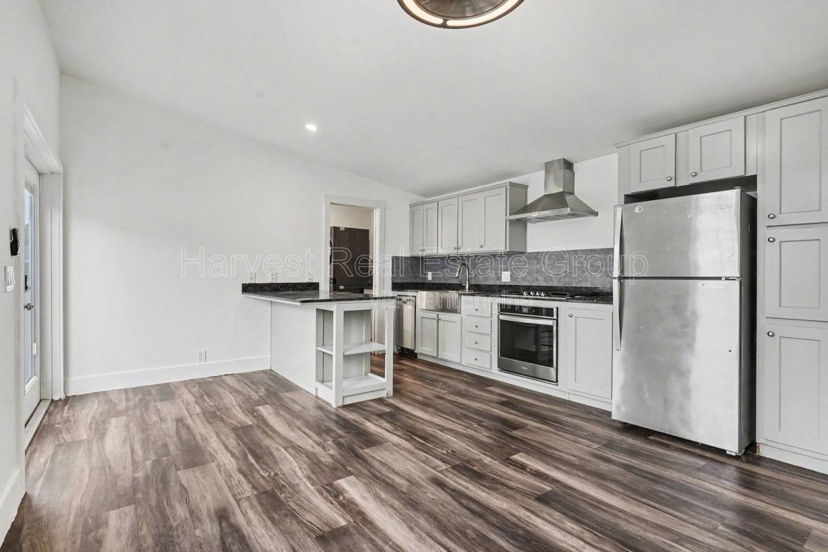 Townhouse for rent at 33158 7th St, Union City, CA 94587