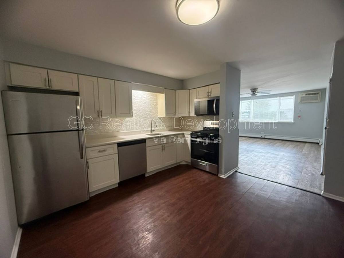 Apartment for rent at 316 N Warwick Ave #GB, Westmont, IL 60559