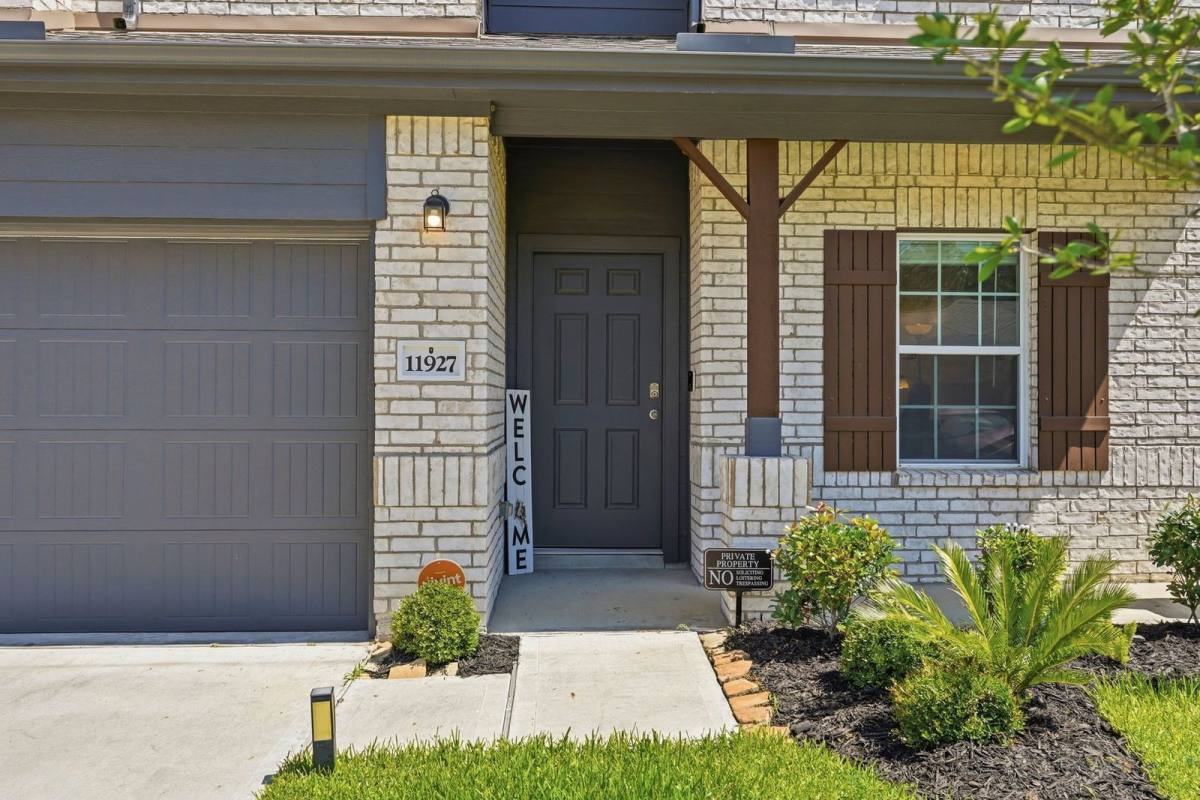 House for rent at 11927 Fletching Stone Lane, Humble, TX 77346