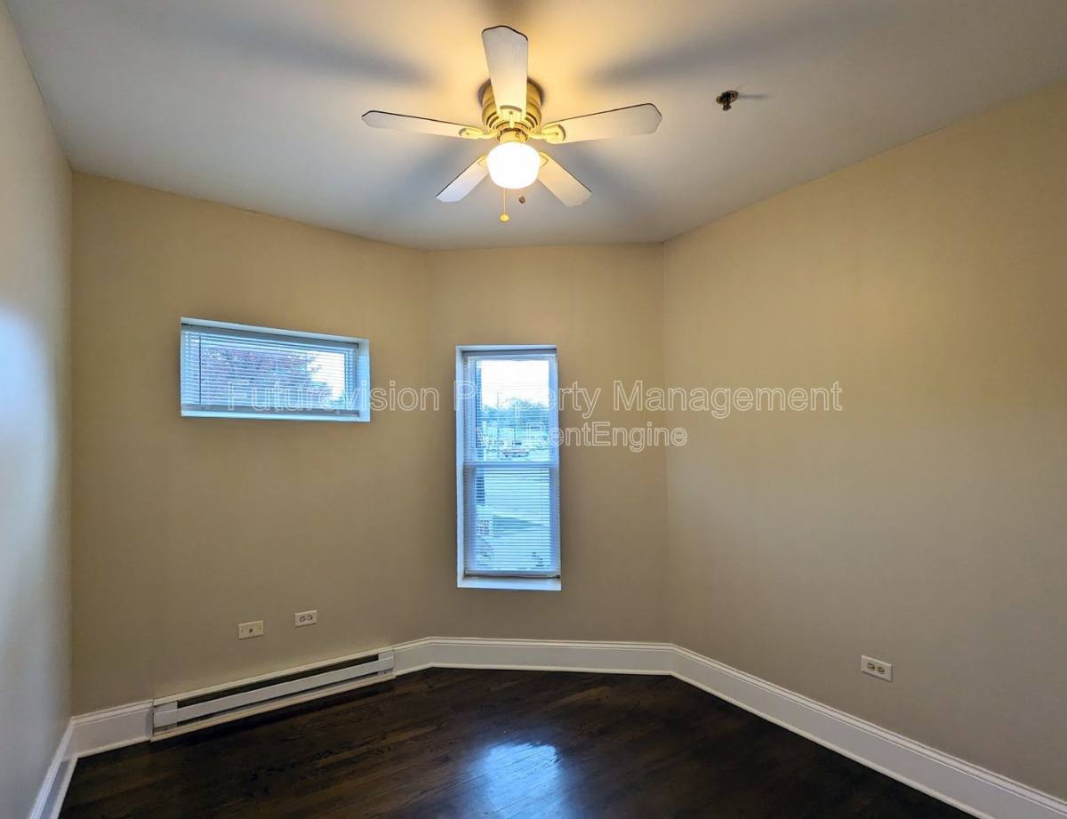 Apartment for rent at 112 N Center St #6, Joliet, IL 60435