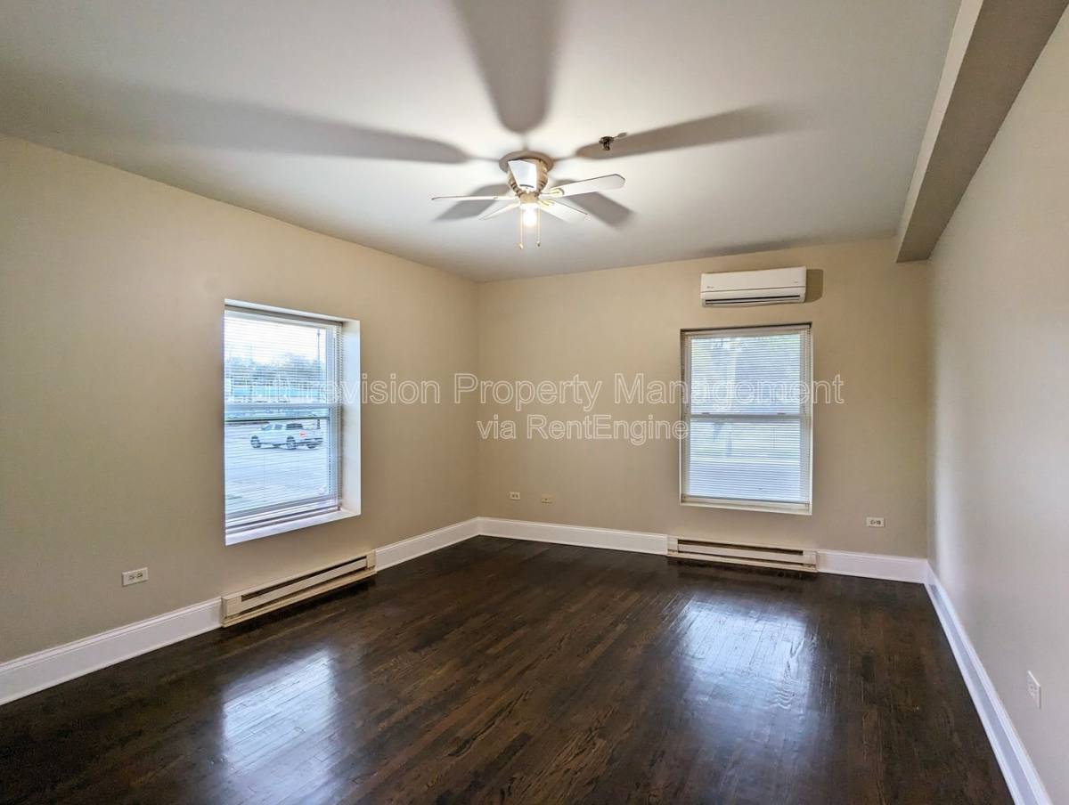 Apartment for rent at 112 N Center St #6, Joliet, IL 60435