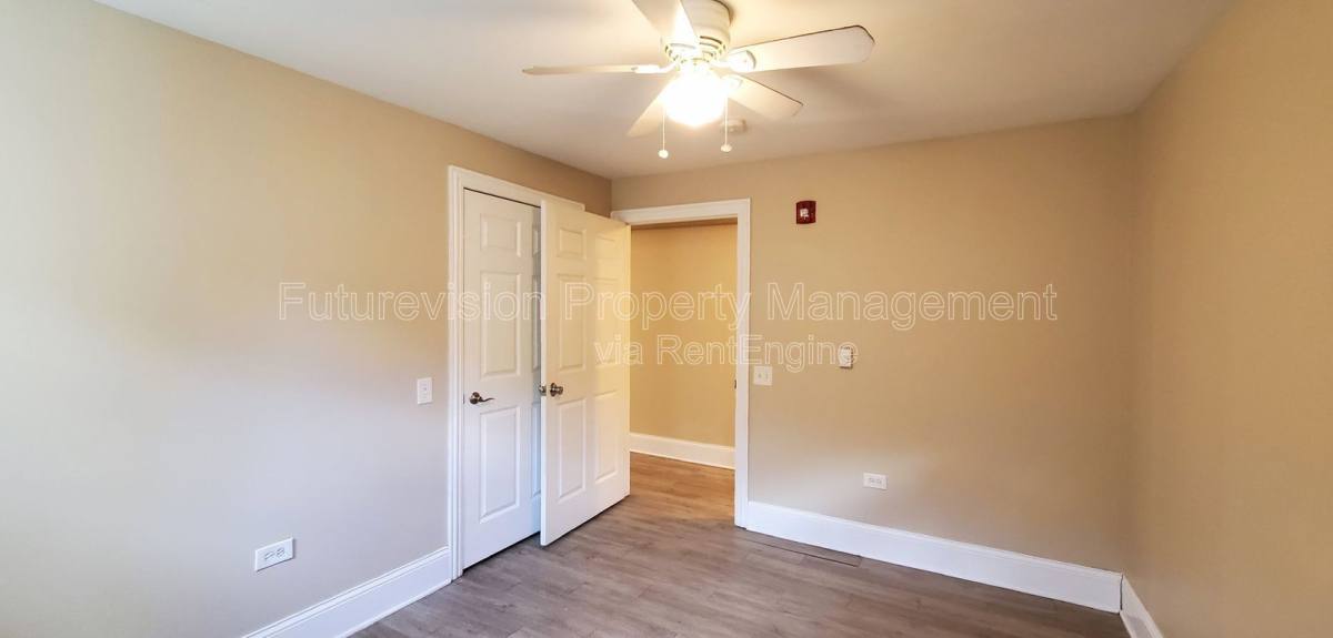 Apartment for rent at 112 N Center St #8, Joliet, IL 60435