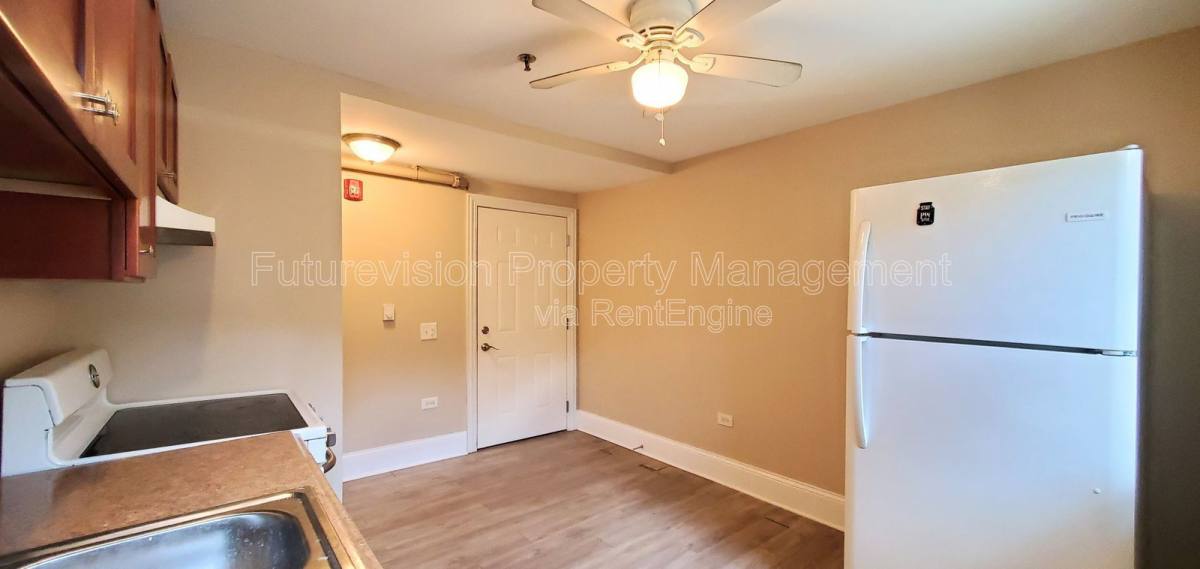 Apartment for rent at 112 N Center St #8, Joliet, IL 60435