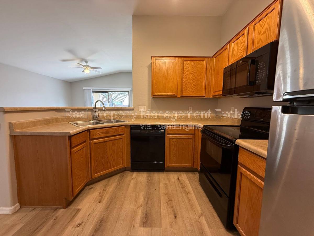 House for rent at 1516 E Bowker St, Phoenix, AZ 85040