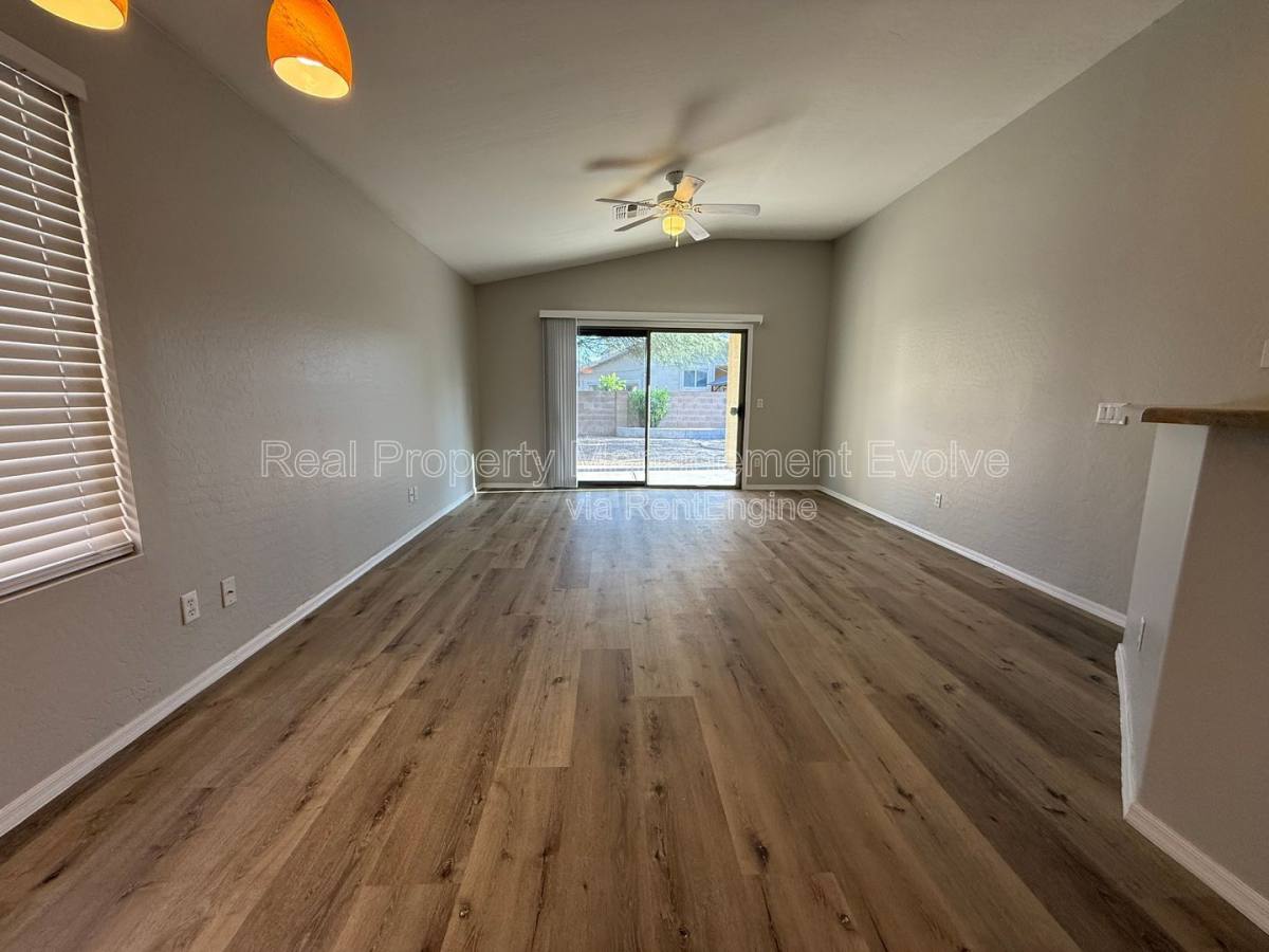 House for rent at 1516 E Bowker St, Phoenix, AZ 85040