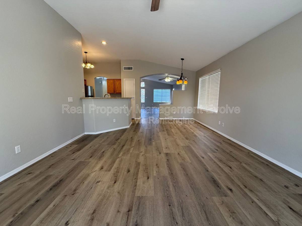 House for rent at 1516 E Bowker St, Phoenix, AZ 85040