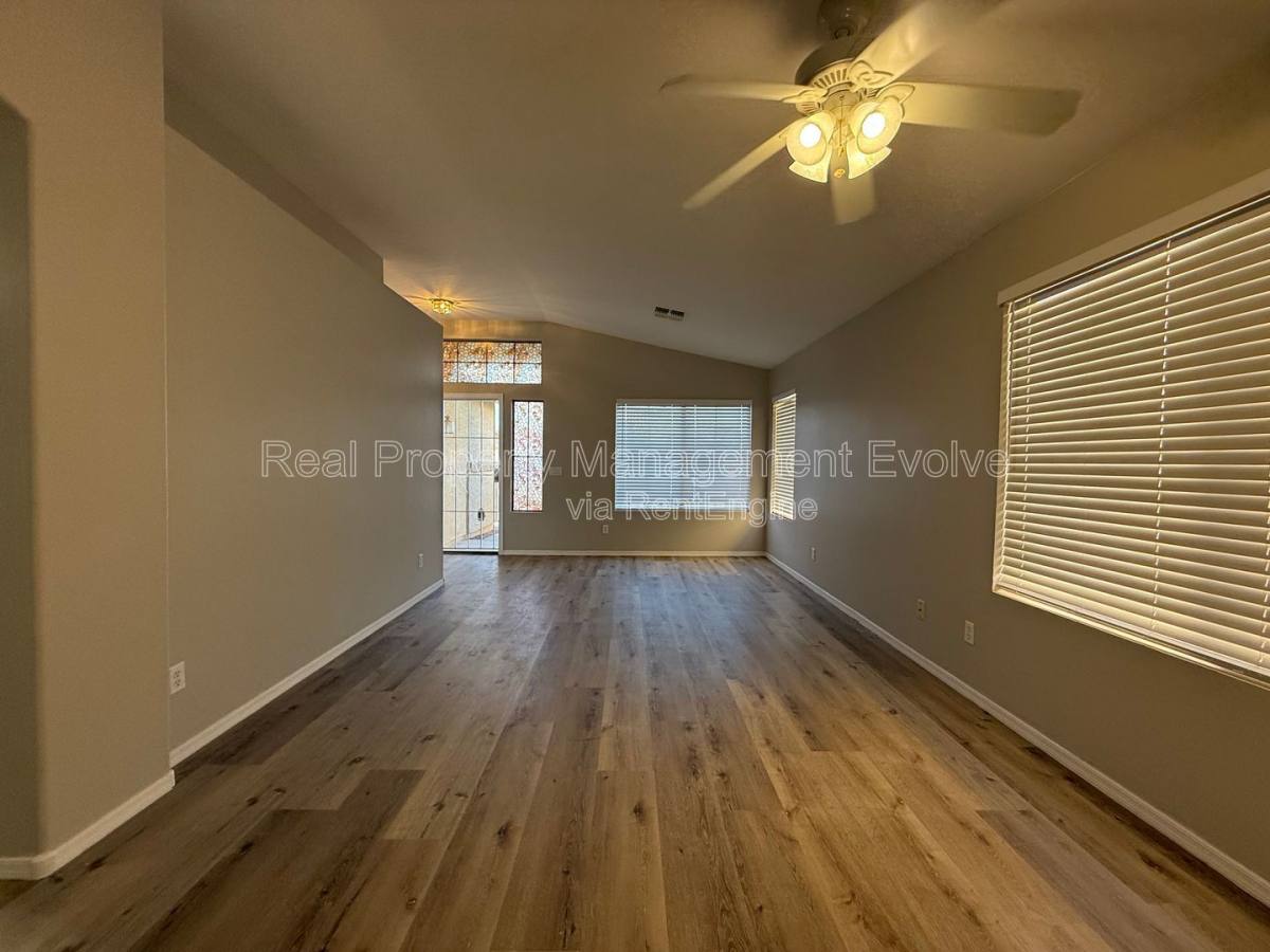 House for rent at 1516 E Bowker St, Phoenix, AZ 85040