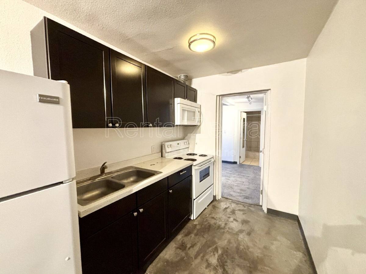 Apartment for rent at 2142 K St, Merced, CA 95340