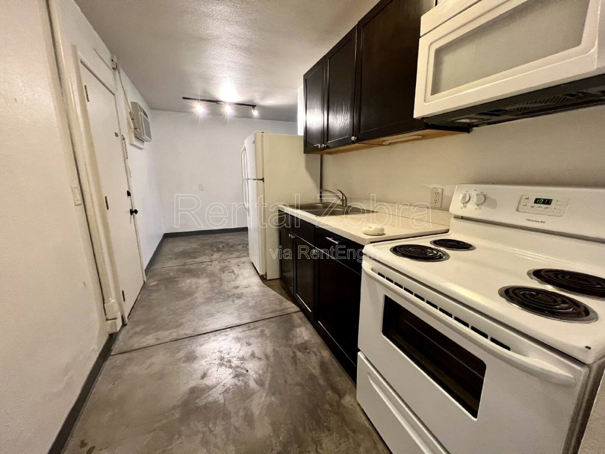 Apartment for rent at 2142 K St, Merced, CA 95340