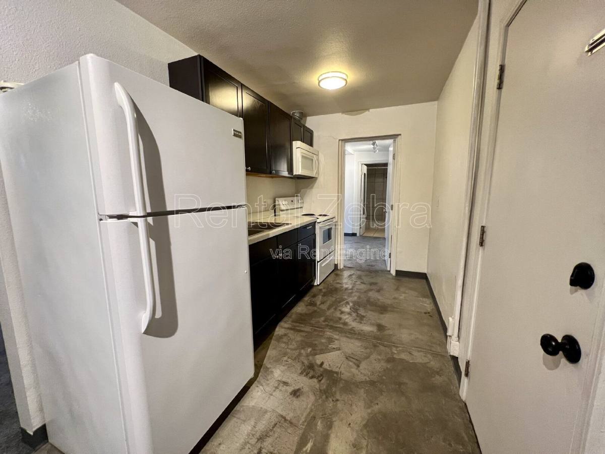 Apartment for rent at 2142 K St, Merced, CA 95340