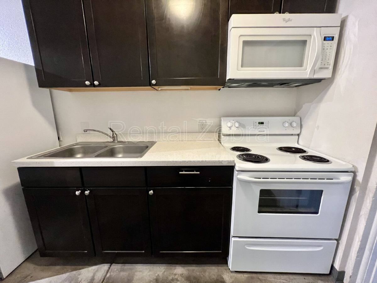 Apartment for rent at 2142 K St, Merced, CA 95340