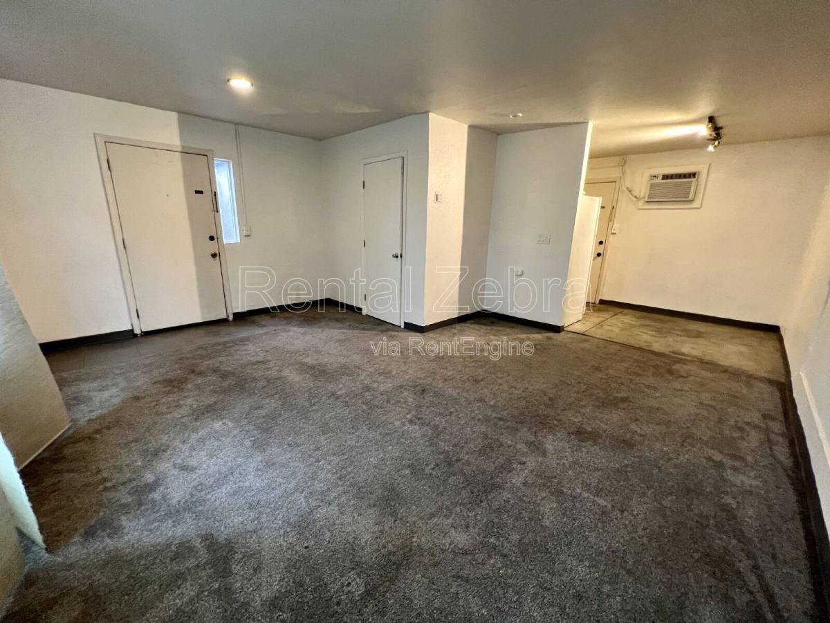Apartment for rent at 2142 K St, Merced, CA 95340