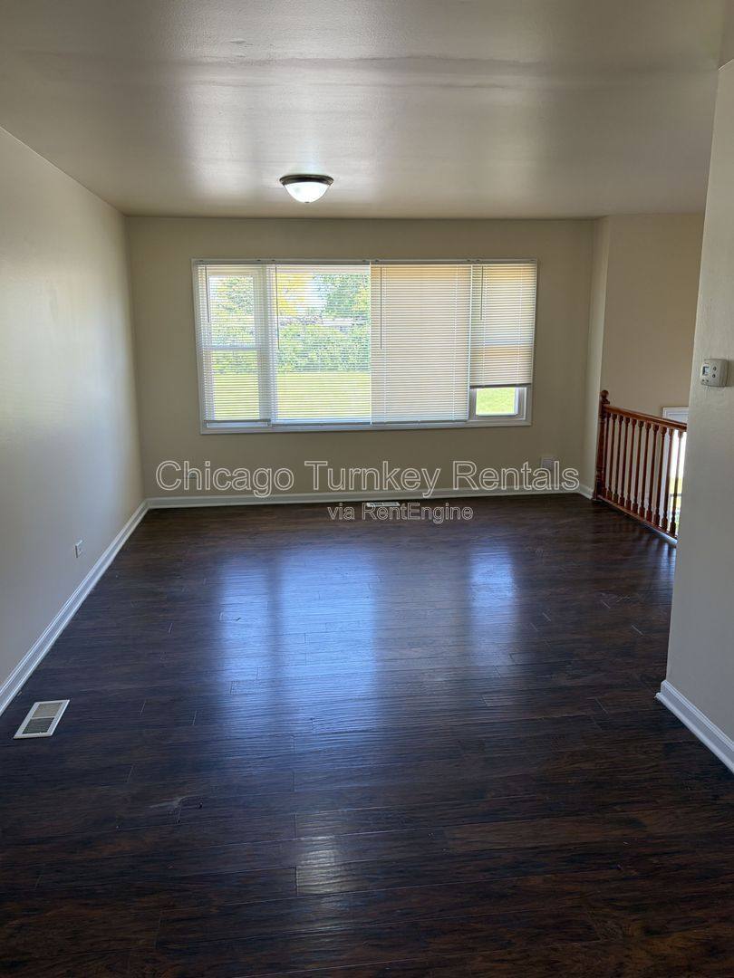 House for rent at 18960 Keeler Ave, Country Club Hills, IL 60478