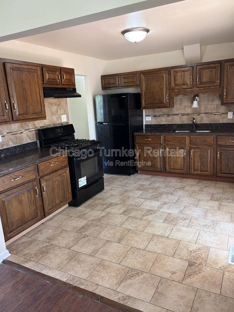 House for rent at 18960 Keeler Ave, Country Club Hills, IL 60478