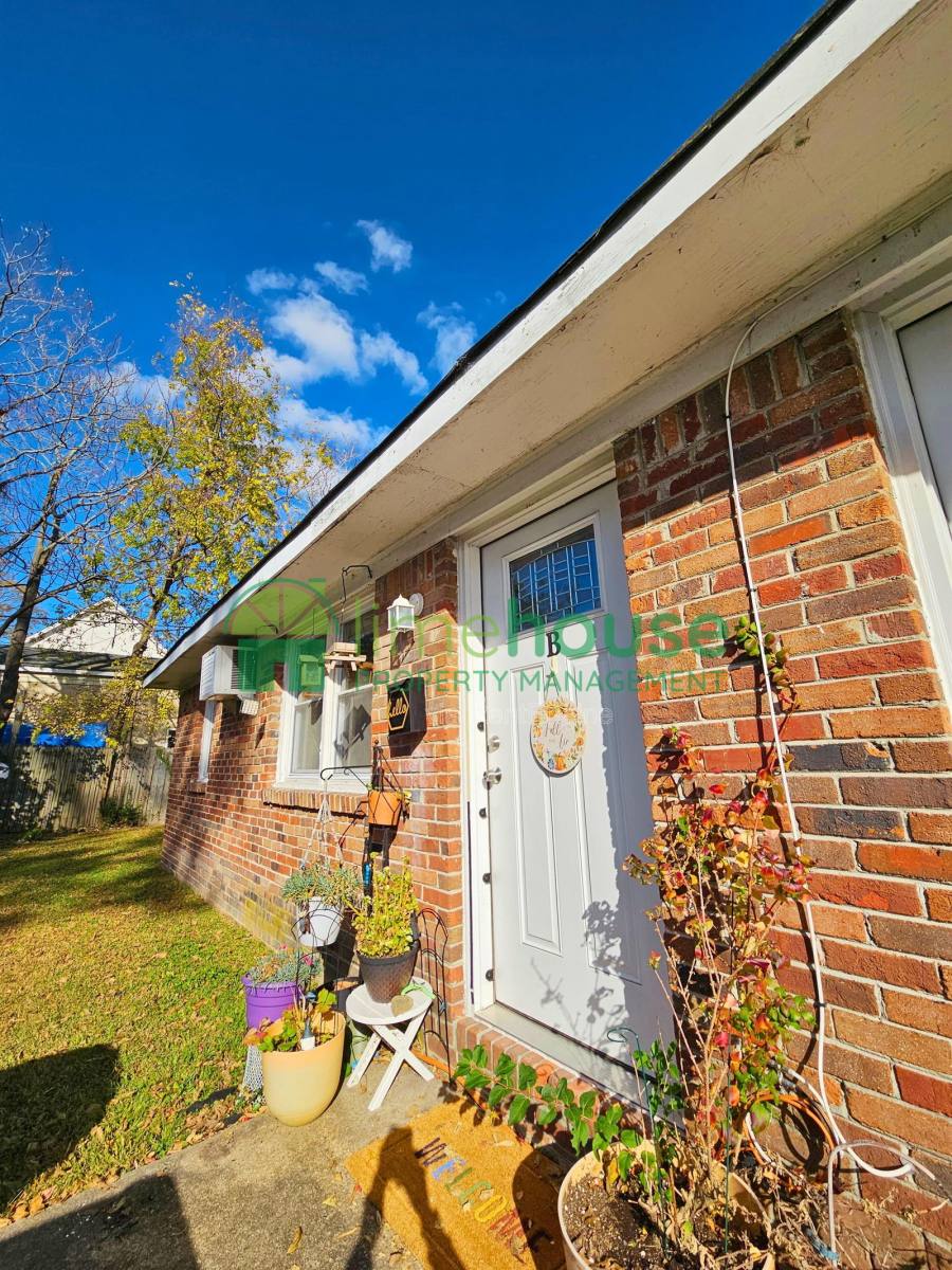 Apartment for rent at 840 W 43rd St #B, Norfolk, VA 23508
