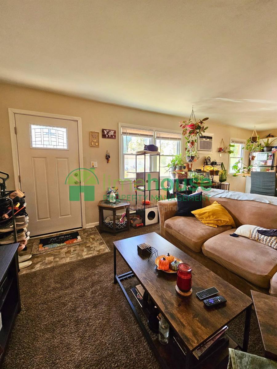 Apartment for rent at 840 W 43rd St #B, Norfolk, VA 23508