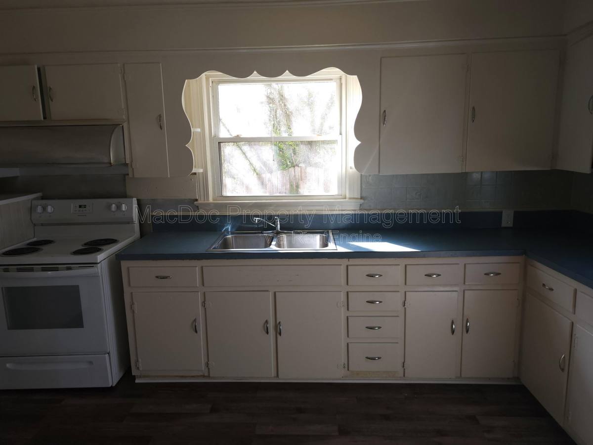 House for rent at 503 Pratt St, Fredericksburg, VA 22405
