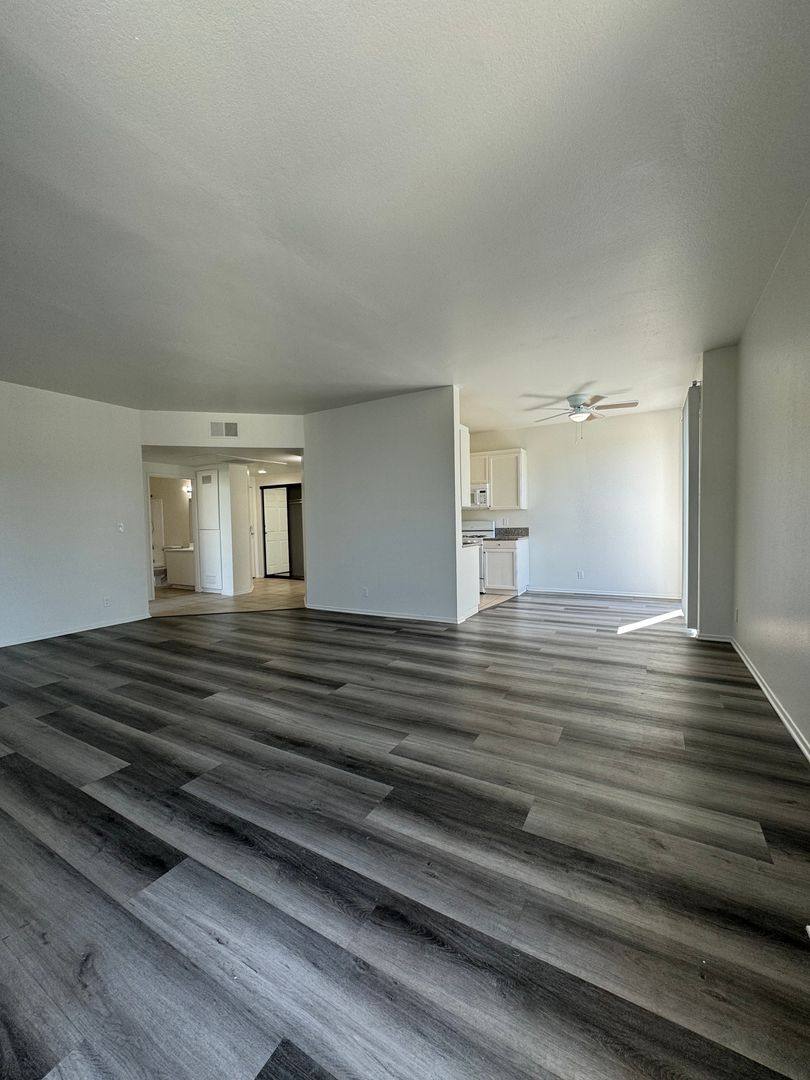 Apartment for rent at 4343 Whitsett Ave, Studio City, CA 91604