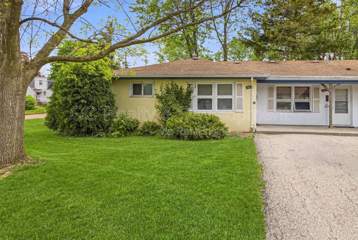 Condo for rent at 907- 913 3rd St #907, McHenry, IL 60050