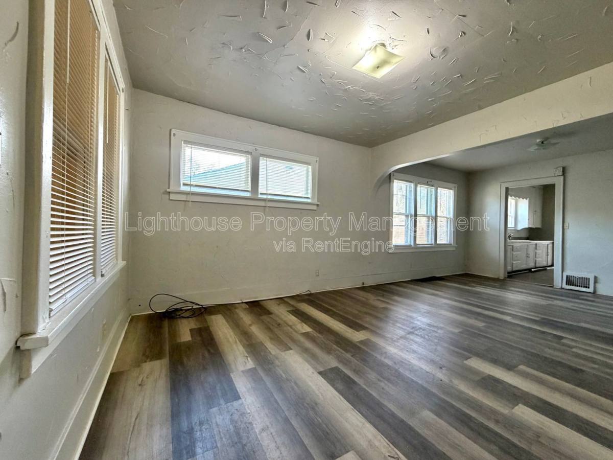 House for rent at 232 E Lincoln Ave, Muskegon, MI 49444