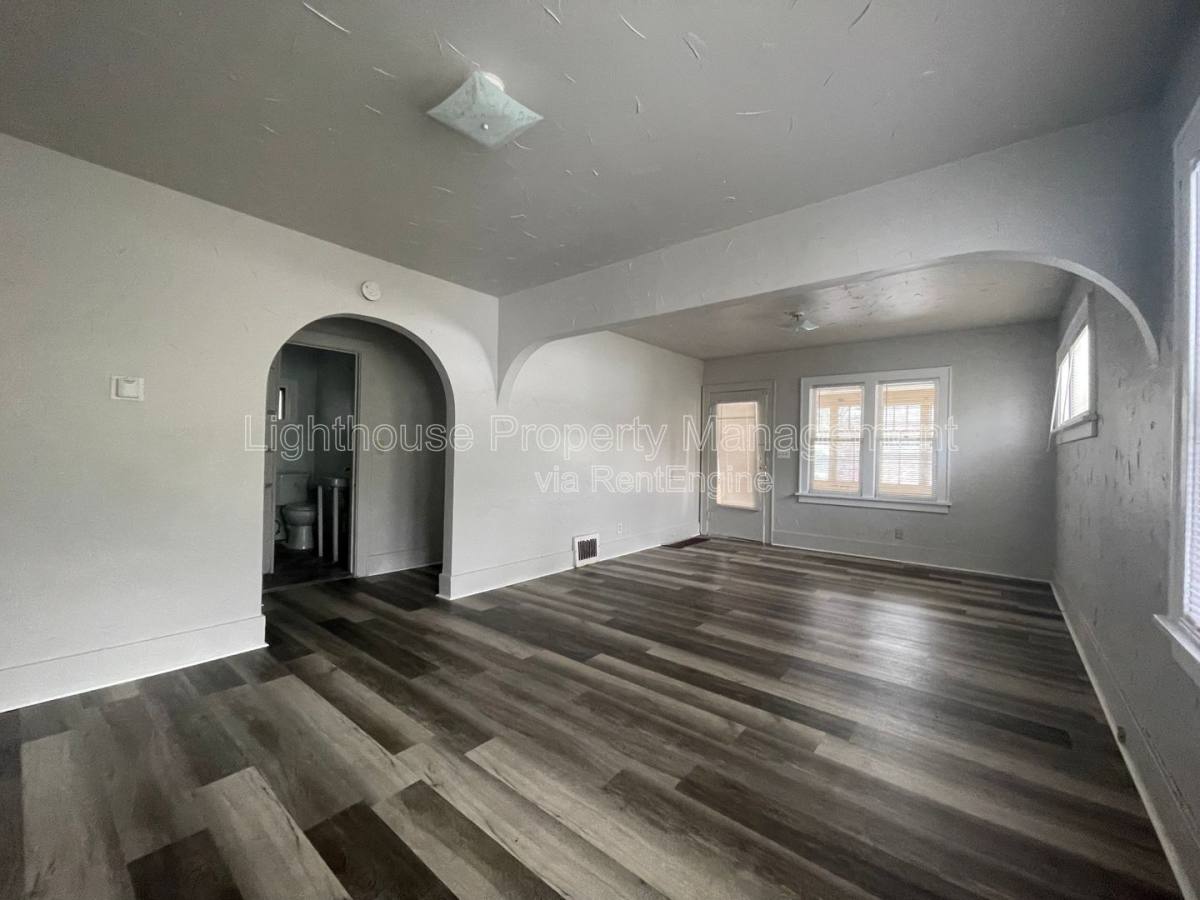 House for rent at 232 E Lincoln Ave, Muskegon, MI 49444