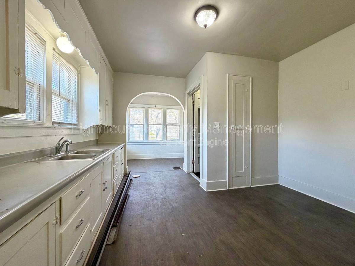 House for rent at 232 E Lincoln Ave, Muskegon, MI 49444