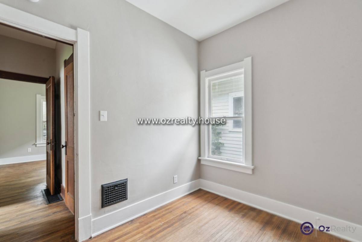 Apartment for rent at 2027 Berkshire Place, Toledo, OH 43613
