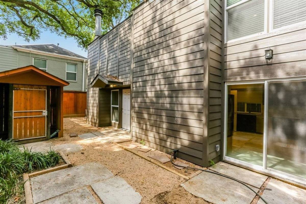 Apartment for rent at 1918 Branard St, Houston, TX 77098