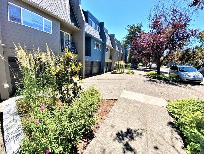 Apartment for rent at 3041 SE 20th Ave, Portland, OR 97202