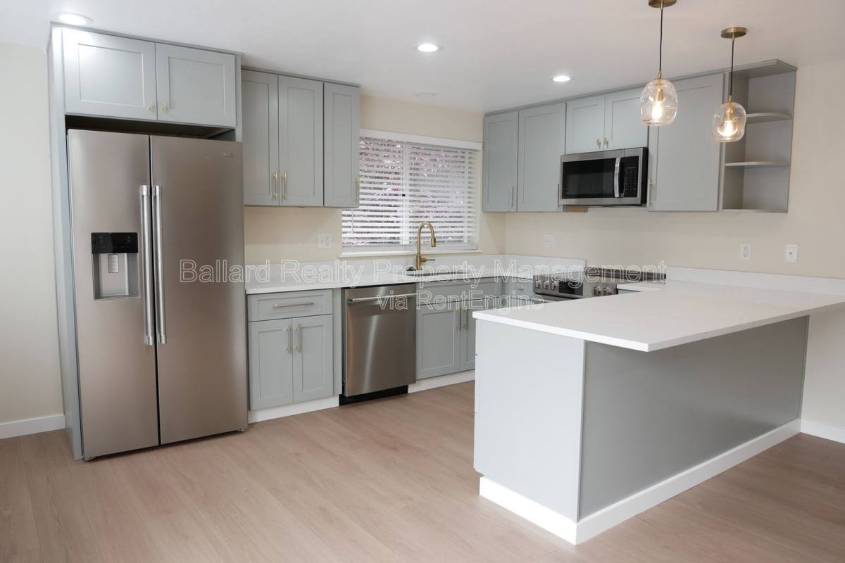 Apartment for rent at 6116 22nd Ave NW #3, Seattle, WA 98107