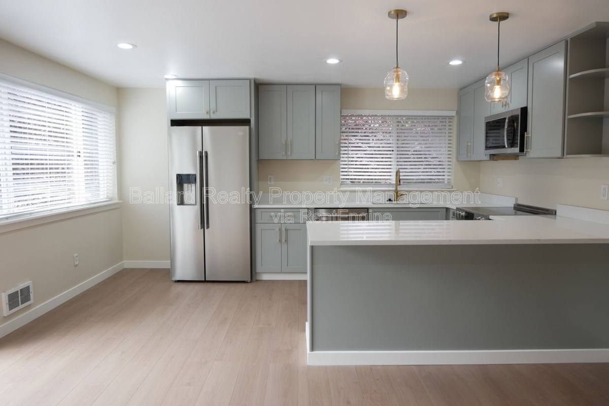 Apartment for rent at 6116 22nd Ave NW #3, Seattle, WA 98107