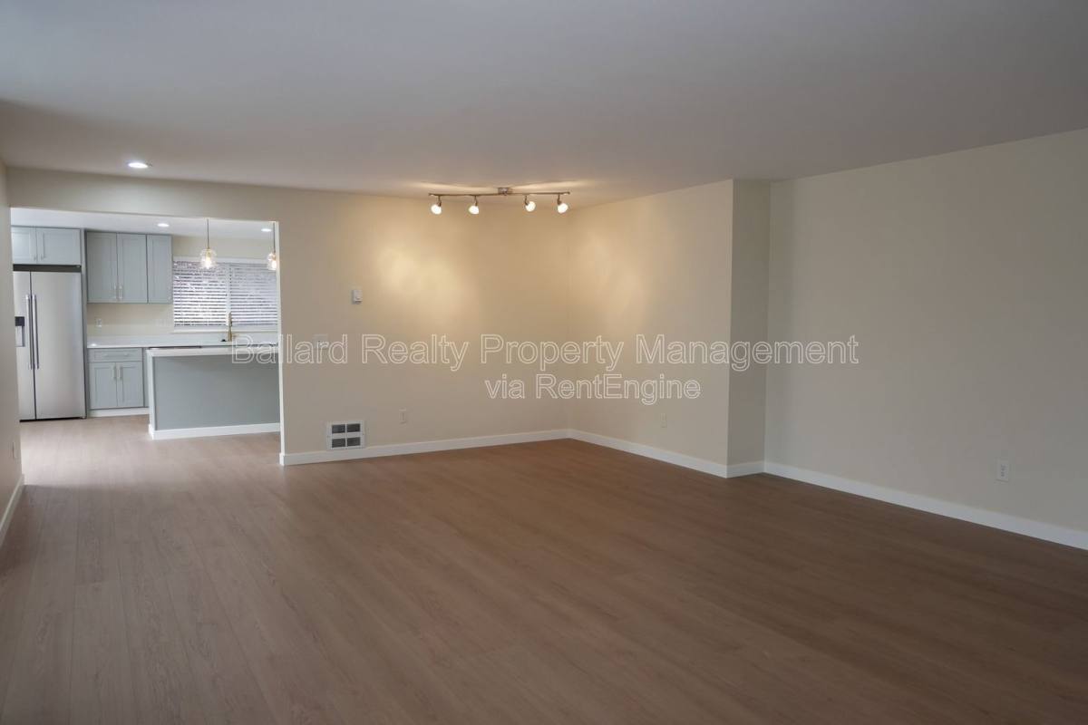 Apartment for rent at 6116 22nd Ave NW #3, Seattle, WA 98107