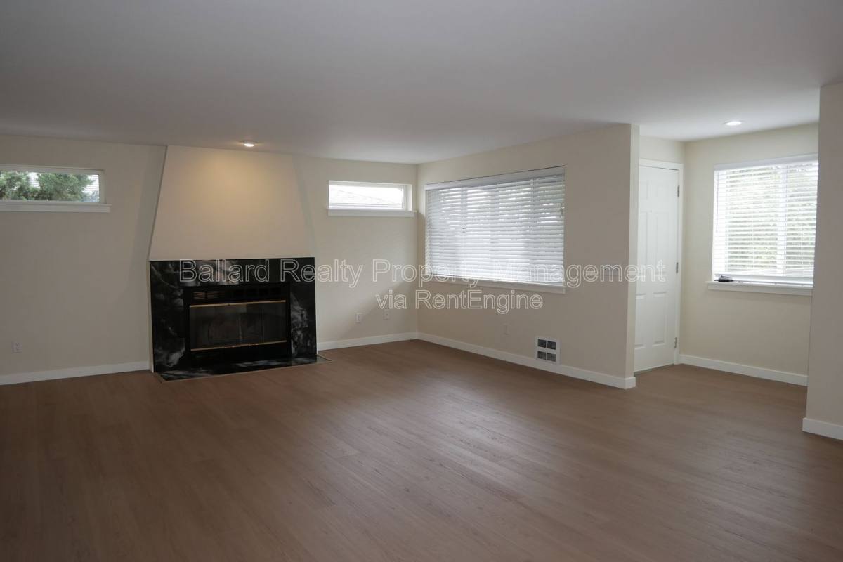 Apartment for rent at 6116 22nd Ave NW #3, Seattle, WA 98107