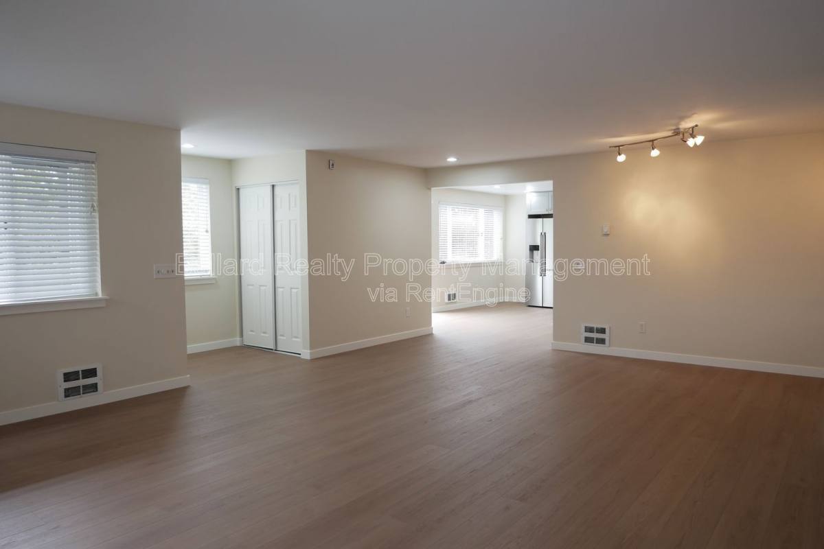 Apartment for rent at 6116 22nd Ave NW #3, Seattle, WA 98107
