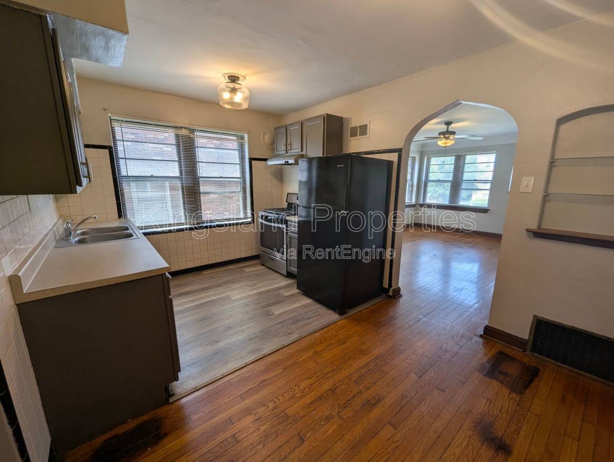 Apartment for rent at 3910 Chippewa St #1F, Saint Louis, MO 63116
