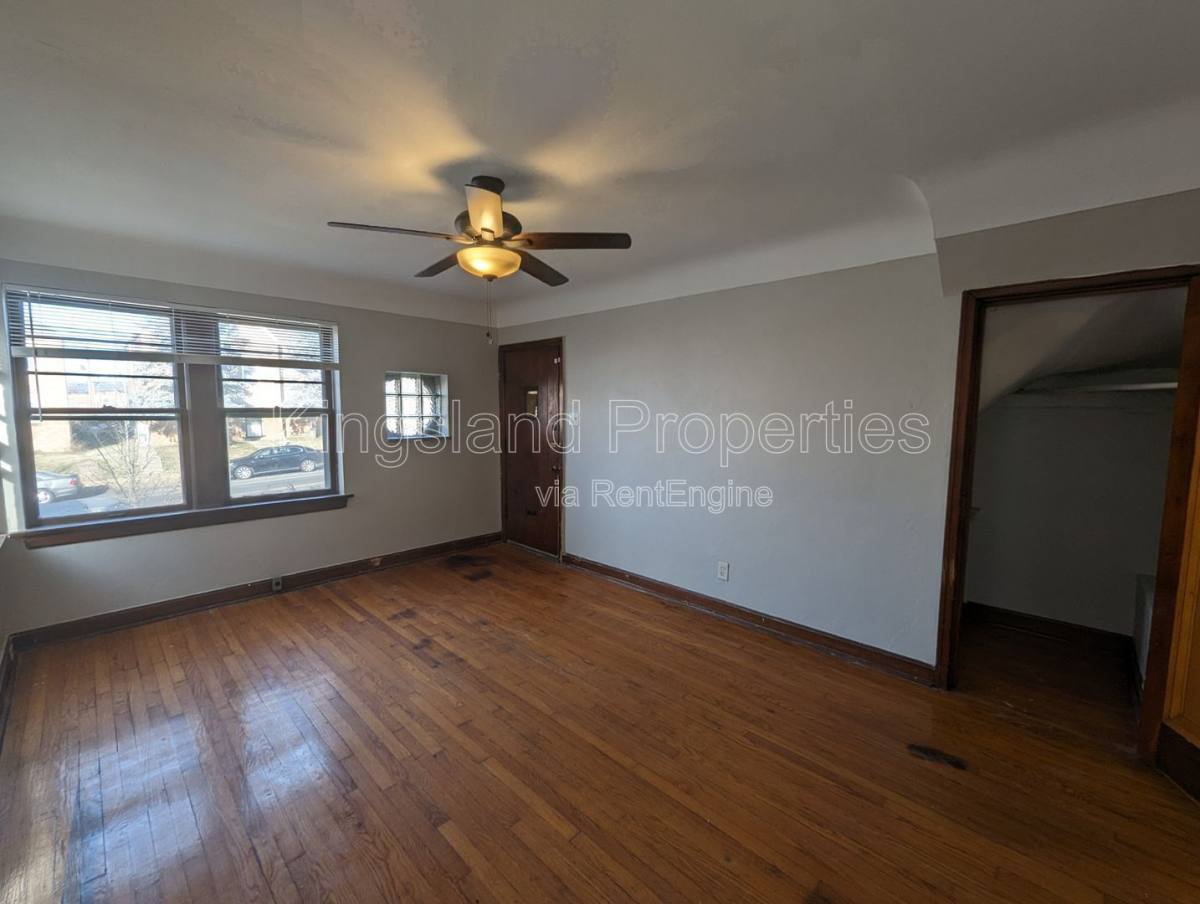 Apartment for rent at 3910 Chippewa St #1F, Saint Louis, MO 63116