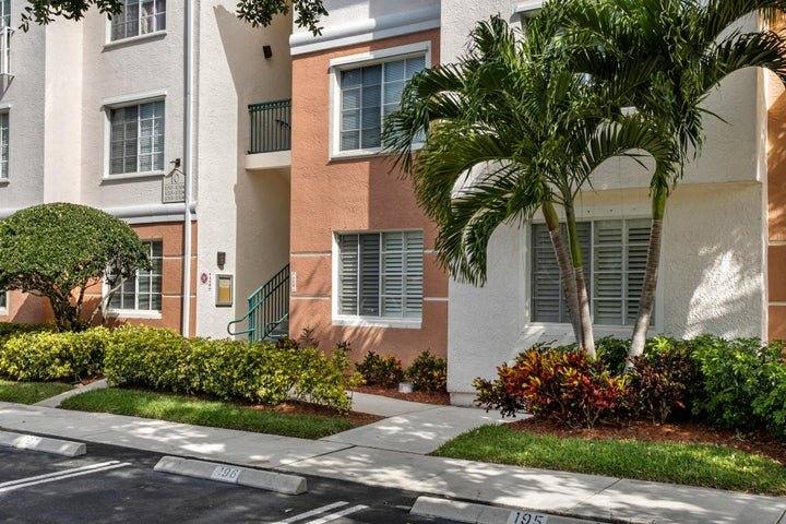 Apartment for rent at 10103 W Myrtlewood Circle, Palm Beach Gardens, FL 33418