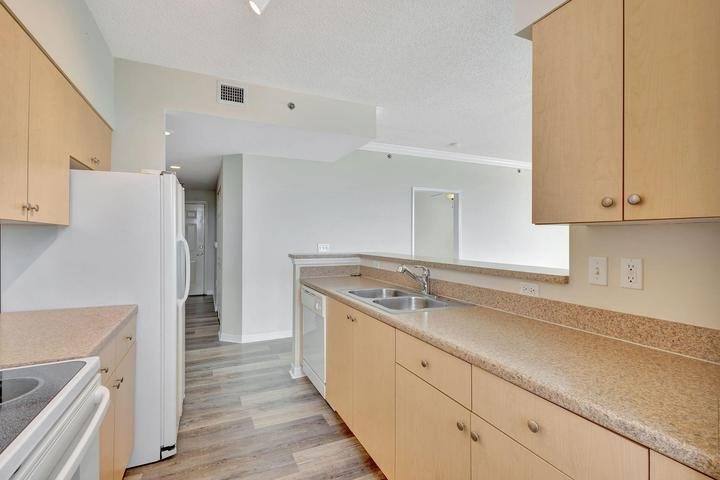 Condo for rent at 616 Clearwater Park Rd #1013, West Palm Beach, FL 33401
