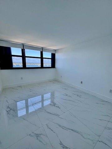 Apartment for rent at 5600 N Flagler Dr #1009, West Palm Beach, FL 33407