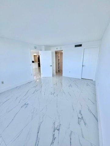 Apartment for rent at 5600 N Flagler Dr #1009, West Palm Beach, FL 33407