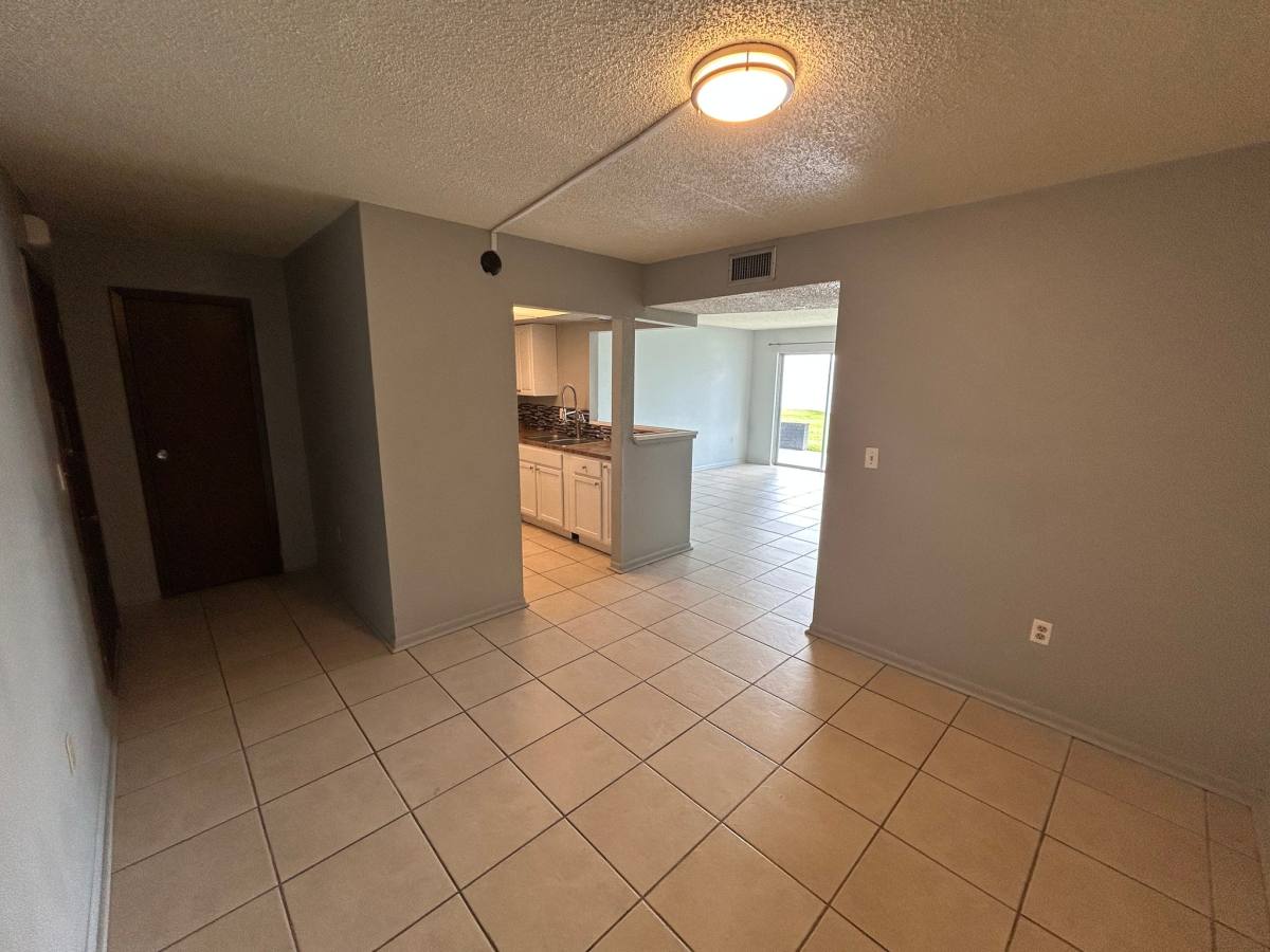 Condo for rent at 3704 Broadway #101, Fort Myers, FL 33901