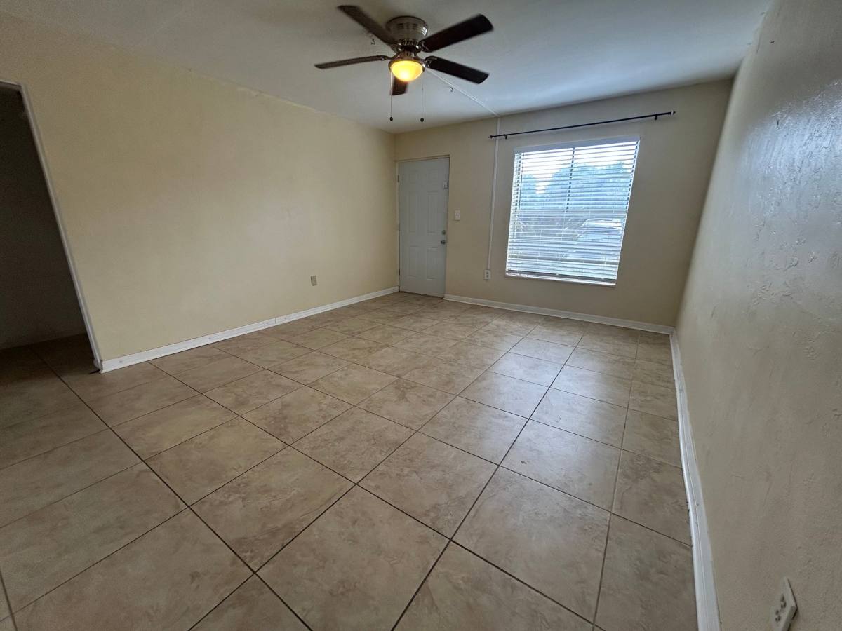 Condo for rent at 2828 Jackson St #J3, Fort Myers, FL 33901