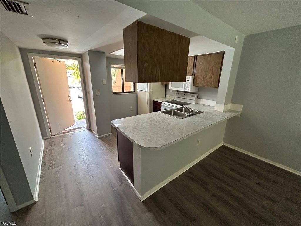 Condo for rent at 2690 Park Windsor Dr #601, Fort Myers, FL 33901