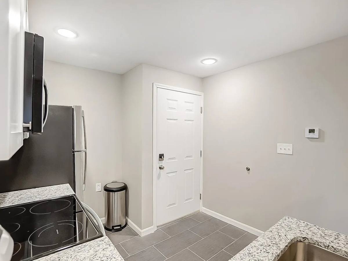 Apartment for rent at 2341 Burnet Ave #8, Cincinnati, OH 45219
