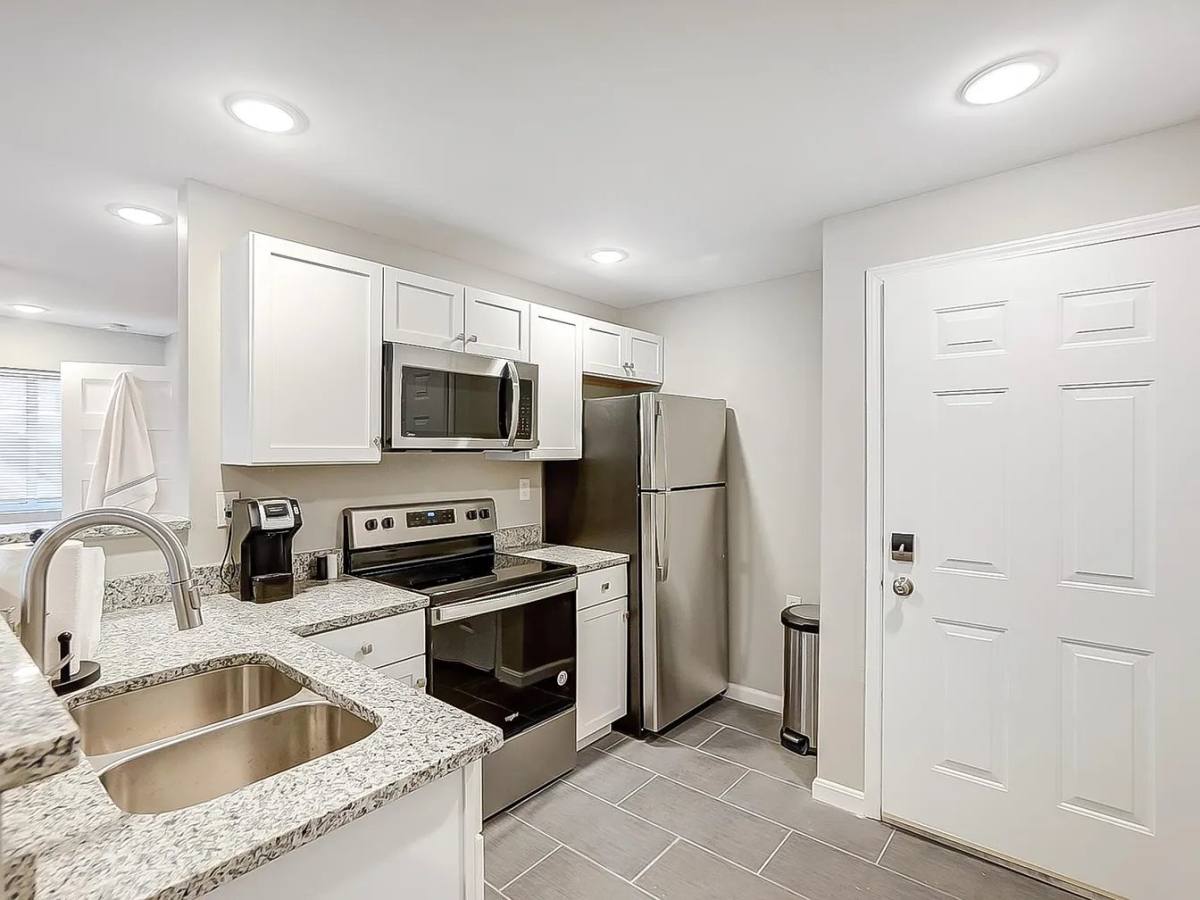 Apartment for rent at 2341 Burnet Ave #8, Cincinnati, OH 45219